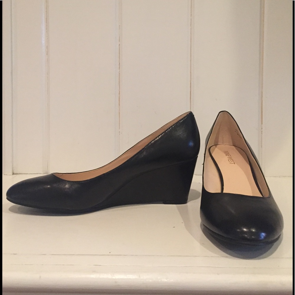 Nine West leather wedge